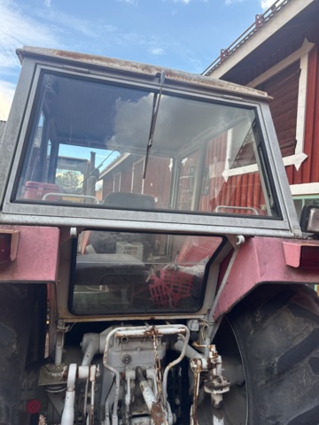 1458420-10 Series crystal 8011