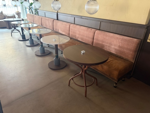 1546998-1 Lot of restaurant furniture