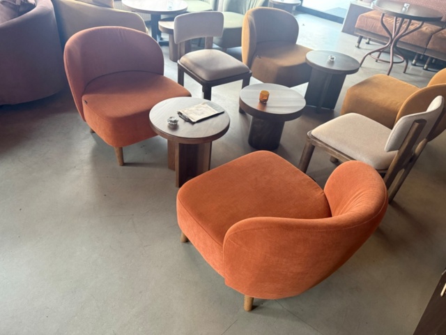 1546999-3 Lot of restaurant furniture