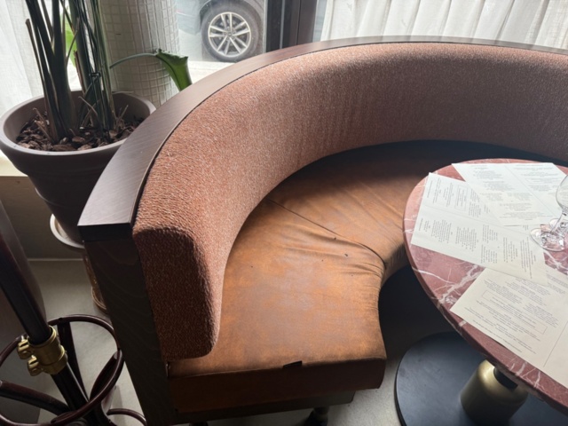 1547002-8 Lot of restaurant furniture