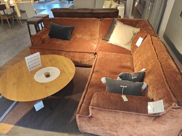 1546452-4 Soffa, soffbord, taklampa, m.m. - Easy Sofa, Mavis