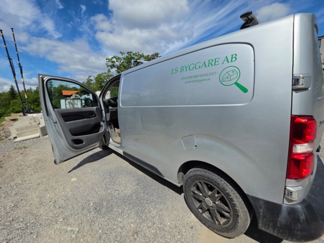 1320371-2 Citroën Jumpy Van 2.0 BlueHDi 180 EAT, 177hp, 2016