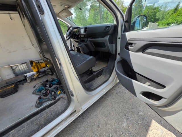 1320371-18 Citroën Jumpy Van 2.0 BlueHDi 180 EAT, 177hp, 2016