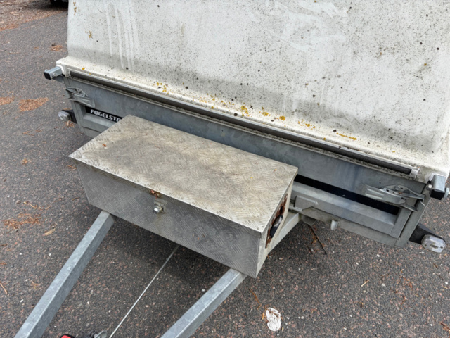1531950-18 Släpvagn Brenderup med kåpa 1000 kg 2017
