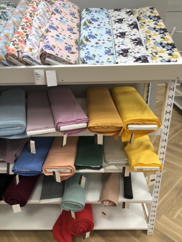 1547333-4 Lot of fabric rolls, 132 pieces - Various patterns and fabrics