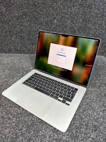 1547354-2 Laptop med laddare - Apple MacBook Air 15"  M4 -2025