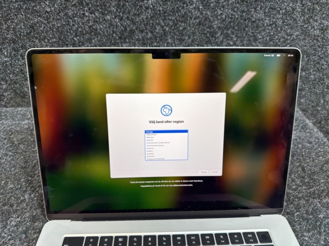 1547354-4 Laptop med laddare - Apple MacBook Air 15"  M4 -2025