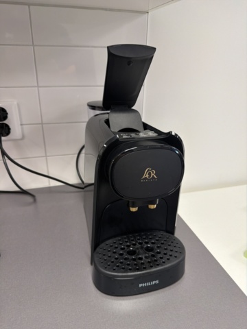 1533333-2 Samling med köksutrustning och köksmaskiner