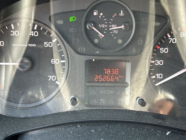 1534491-12 Peugeot Partner Van Utökad Last 1.6 HDi Manuell, 90hk, 2009 (Reparationsobjekt)
