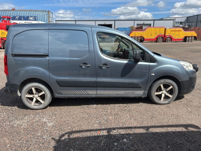 1534491-7 Peugeot Partner Van Utökad Last 1.6 HDi Manuell, 90hk, 2009 (Reparationsobjekt)