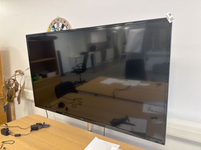 1533337-1 Monitor 55" with floor stand - Luxor LED55UHD