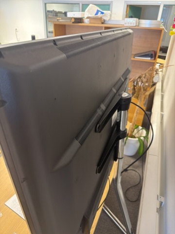1533337-6 Monitor 55" with floor stand - Luxor LED55UHD