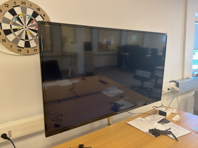 1533337-7 Monitor 55" with floor stand - Luxor LED55UHD