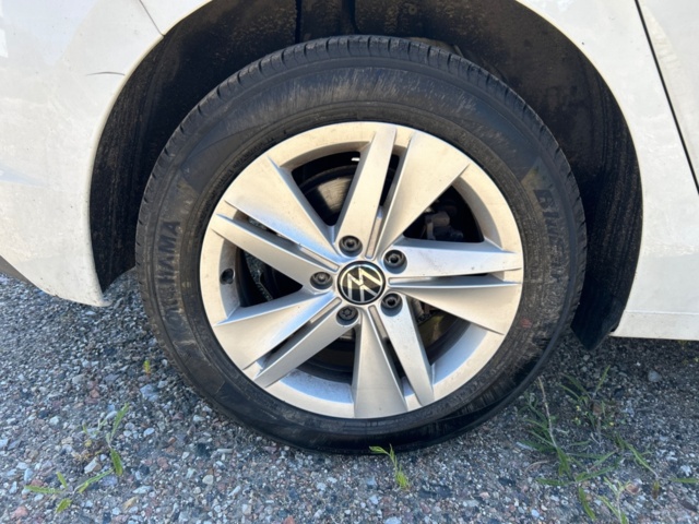 1368095-13 Volkswagen Golf 1.5 eTSI ACT OPF DSG Sekventiell, 150hk, -2020