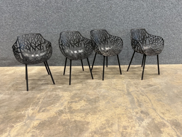 1546362-1 4 armchairs, Italian Fixed