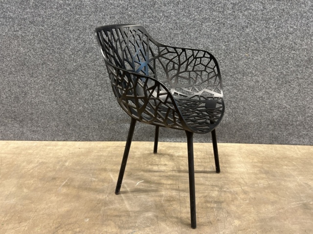 1546362-2 4 armchairs, Italian Fixed