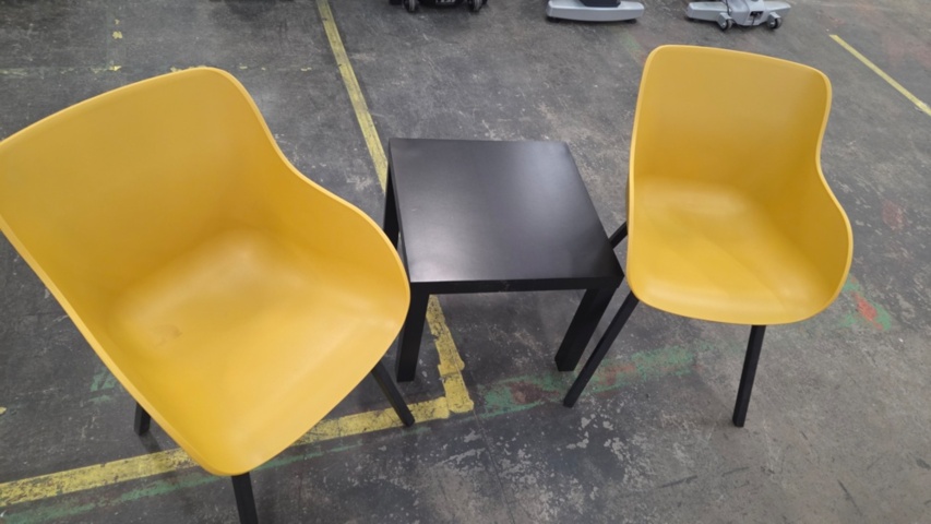 1547600-1 Stolar 2 st och bord