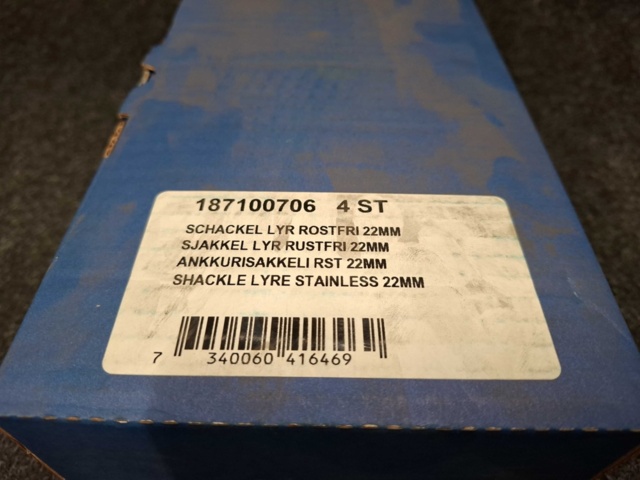 1545276-2 4 st Schackel Gigant LYR RF 22mm