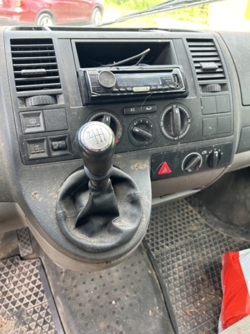 1504319-13 Volkswagen Transporter T30 2.5 TDI 4Motion 10v Manual, 131hp, 2005