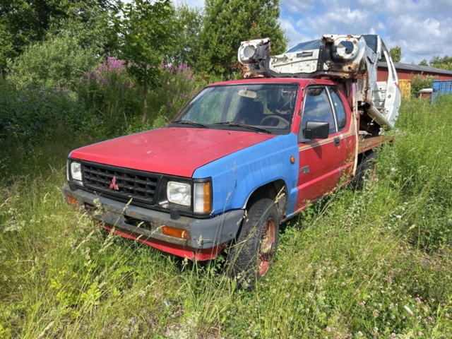 1504321-1 Mitsubishi L200 Club Cab 2.6 4WD Manual, 110hp, 1990