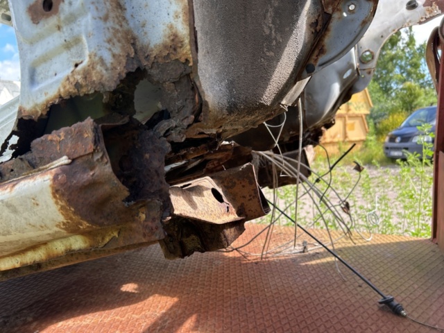 1504321-39 Mitsubishi L200 Club Cab 2.6 4WD Manual, 110hp, 1990