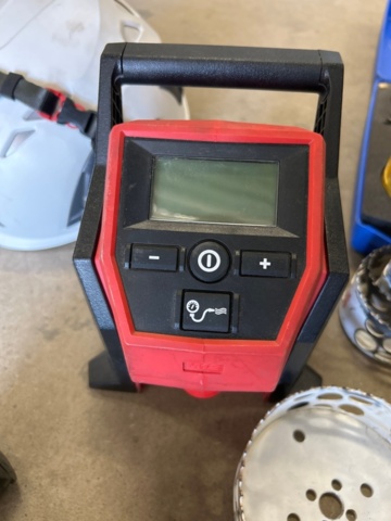 1436419-5 Tools and Hole Saws - Milwaukee