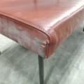 1546383-6 "Perrongsoffa" i rött läder