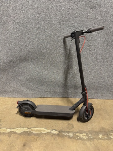 1516037-1 Elsparkcykel - Xiaomi Electric Scooter 4 Pro (2nd Gen)