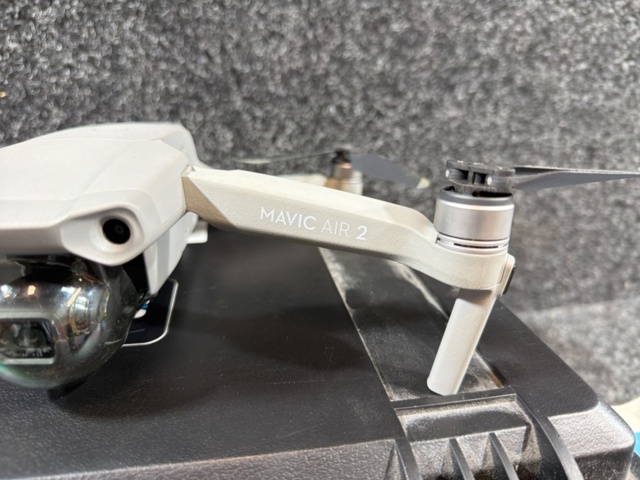 1516038-3 Drone with accessories - DJI Mavic Air 2