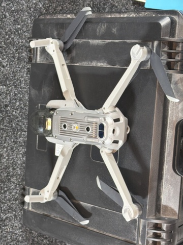 1516038-5 Drone with accessories - DJI Mavic Air 2