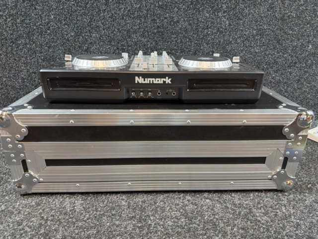 1516039-2 DJ controller with accessories - Numark Mixdeck Express