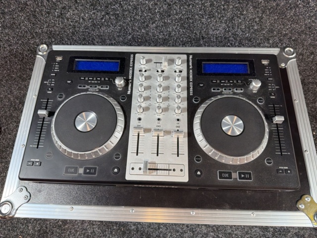 1516039-3 DJ controller with accessories - Numark Mixdeck Express