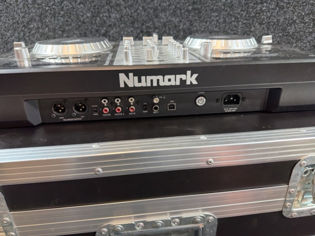 1516039-4 DJ controller with accessories - Numark Mixdeck Express