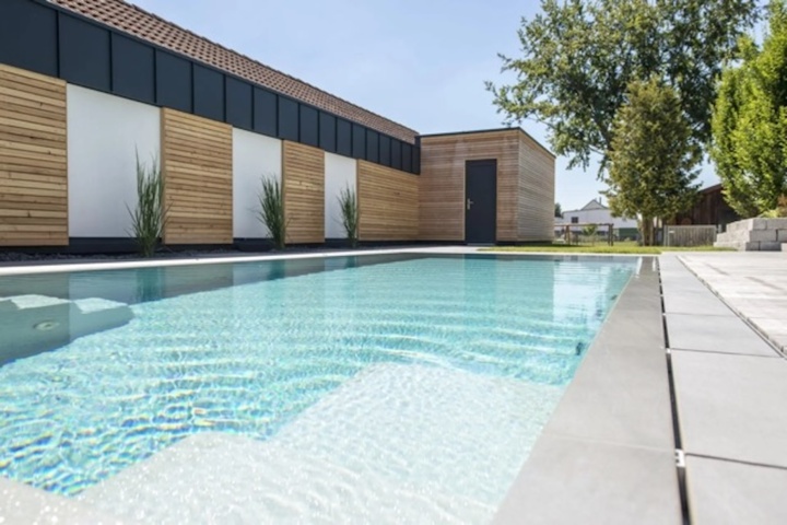 1464196-2 Keramisk overflowpool från Compass Pools  med vantagessystem