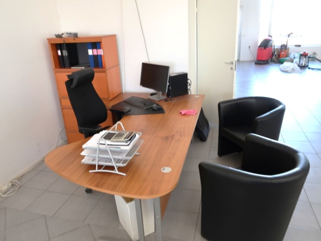 1070490-1 Office space