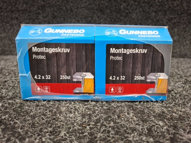1547692-3 2000 st Montageskruv 4.2x32mm, Gunnebo