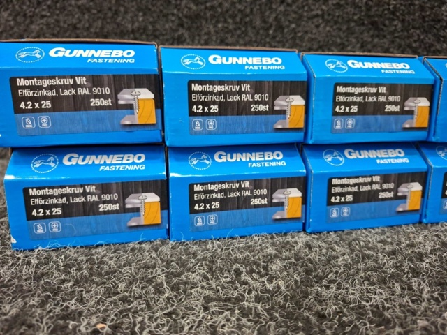 1547693-2 2500 st Montageskruv Vit 4.2x25mm, Gunnebo