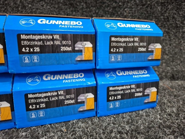 1547693-3 2500 st Montageskruv Vit 4.2x25mm, Gunnebo