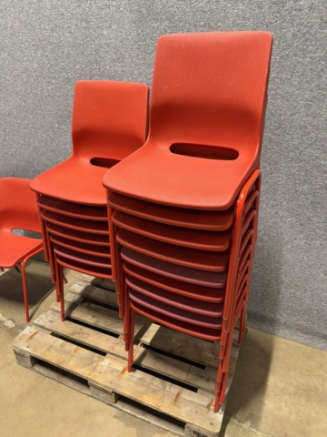 1516040-2 Staplingsbara stolar ca 20 st - SB Seating - Chair 4340 RBM Ana