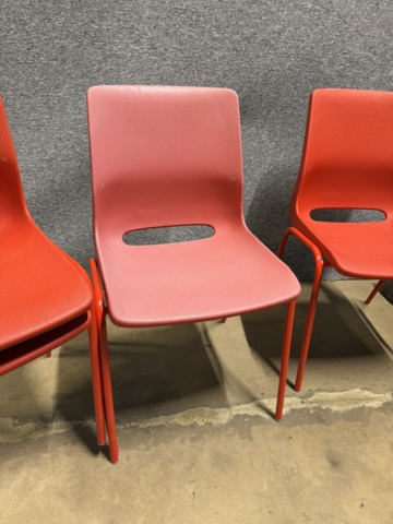 1516040-9 Staplingsbara stolar ca 20 st - SB Seating - Chair 4340 RBM Ana