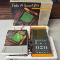 1529880-1 Bärbart digitalt oscilloskop med tillbehör – Fluke 99 ScopeMeter Series II
