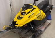 1548765 Snöskoter - Ski-Doo MXZ 200 ES