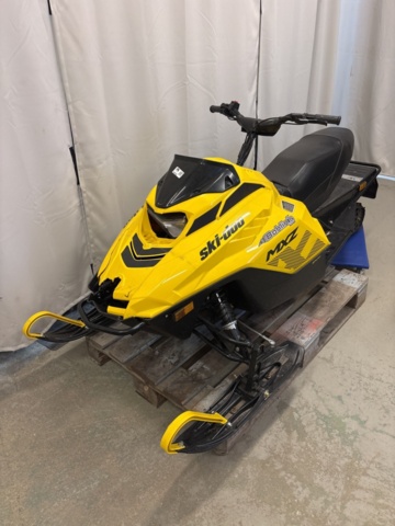 1548765-1 Snöskoter - Ski-Doo MXZ 200 ES