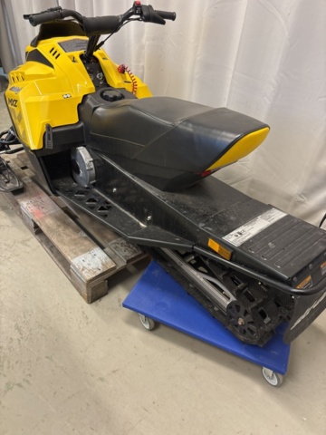 1548765-8 Snöskoter - Ski-Doo MXZ 200 ES