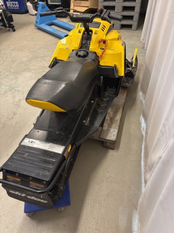 1548765-13 Snöskoter - Ski-Doo MXZ 200 ES