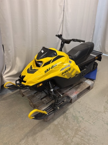 1548765-21 Snöskoter - Ski-Doo MXZ 200 ES