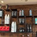 1533368-4 Shelves with hairdressing products