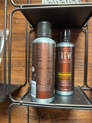 1533368-14 Shelves with hairdressing products