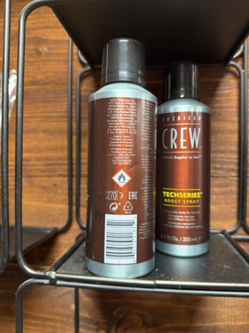1533368-15 Shelves with hairdressing products