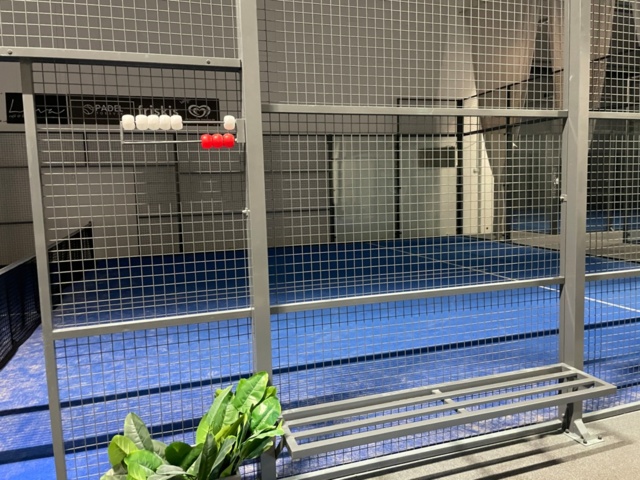 1550123-3 Padelbana i gott skick